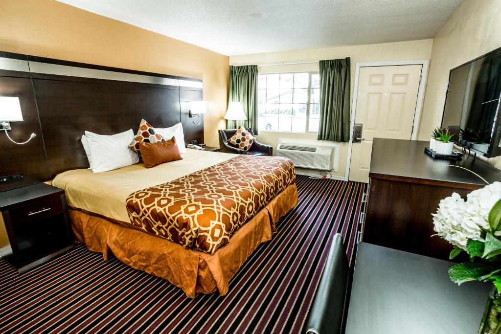 Budget Inn of America - image 5