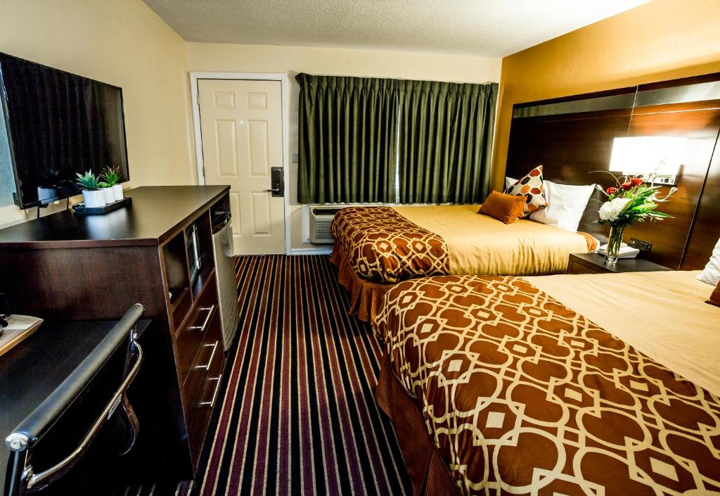 Budget Inn of America - image 6