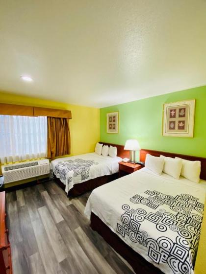 Travelers Inn Medford I-5 - image 11