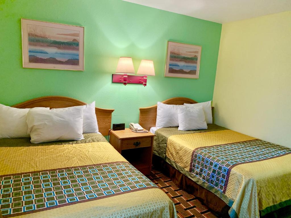 Travelers Inn Medford I-5 - image 5