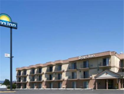 Days Inn by Wyndham Medford - image 12