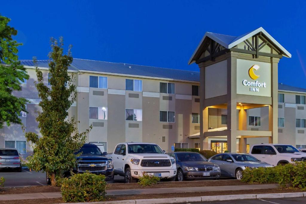 Comfort Inn South-Medford - image 6