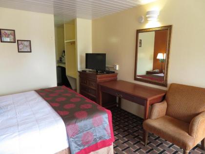 Royal Crest Motel - image 12