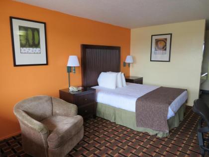 Royal Crest Motel - image 4