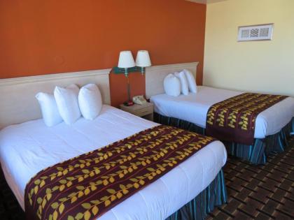 Royal Crest Motel - image 6