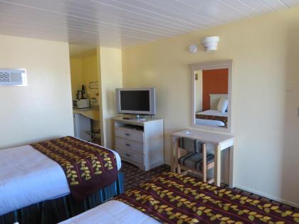 Royal Crest Motel - image 7