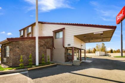 Red Roof Inn  Suites medford   Airport medford