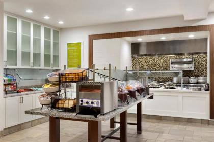 Hilton Garden Inn Medford - image 7