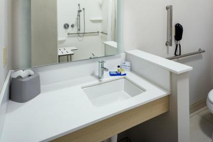 Holiday Inn Express & Suites - Medford an IHG Hotel - image 12