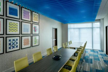 Holiday Inn Express & Suites - Medford an IHG Hotel - image 4