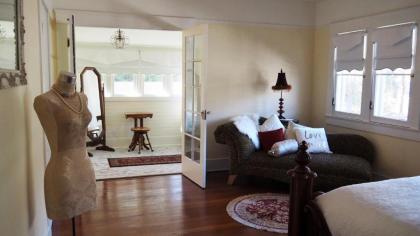 Lady Geneva Bed & Breakfast - image 15