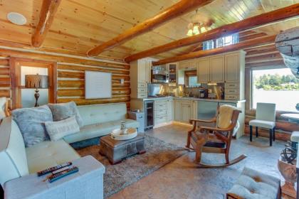 Little Log Cabin on Lake Washington - image 9