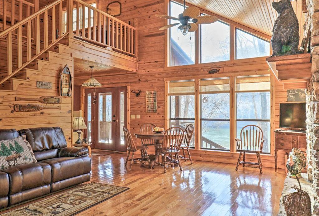 Roomy Riverfront Trout Valley Cabin with Fishing! - image 6