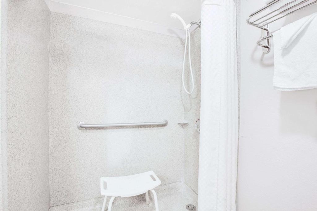 Travelodge by Wyndham Memphis - image 7