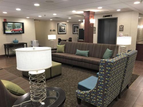Best Western Plus Galleria Inn & Suites - image 5