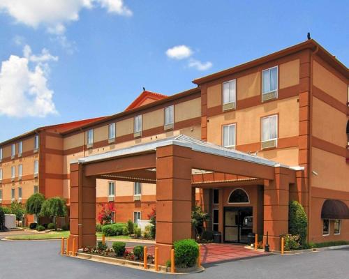 Quality Suites I-240 East-Airport - main image
