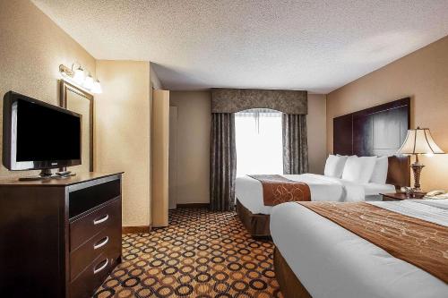 Quality Suites I-240 East-Airport - image 2