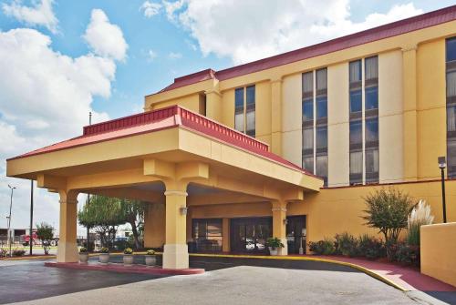 La Quinta by Wyndham Memphis Airport Graceland - main image