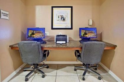 La Quinta by Wyndham Memphis Airport Graceland - image 2