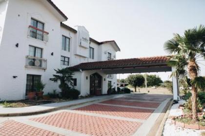 Budgetel Inn & Suites Memphis - image 1