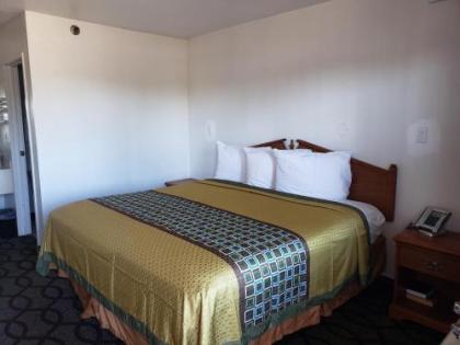 Super 7 Inn Tecumseh Ne