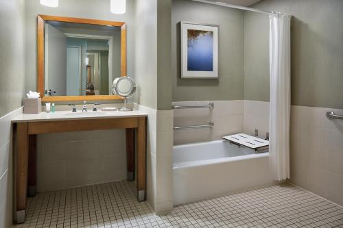 The Westin Memphis Beale Street - image 3
