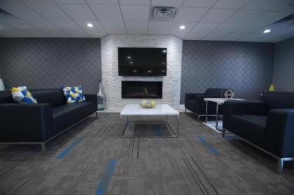 Home Inn and Suites Memphis - image 1