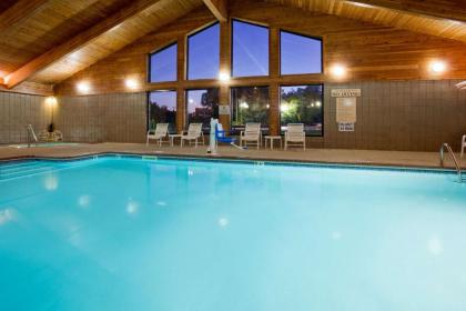 AmericInn by Wyndham Menominee - image 11