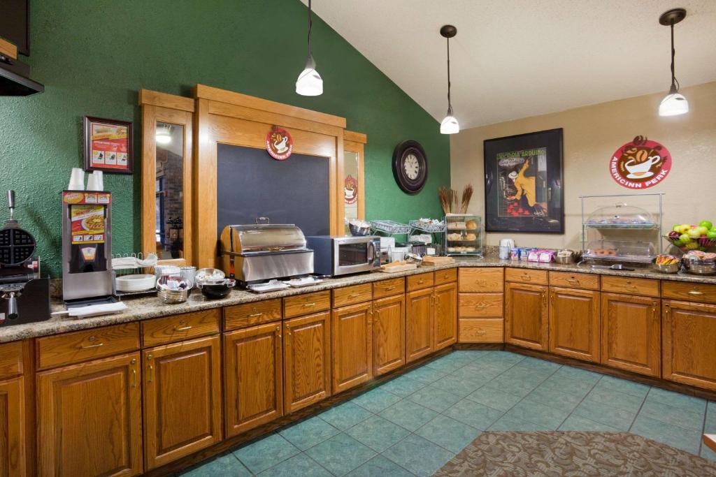 AmericInn by Wyndham Menominee - image 3