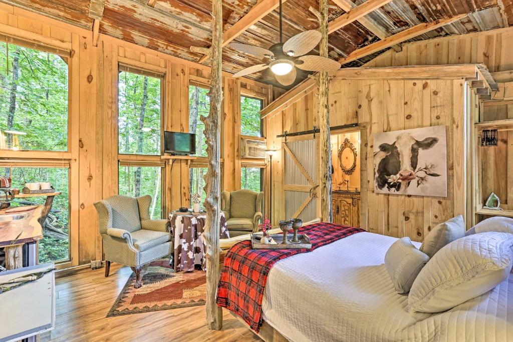 Intimate Treehouse Retreat for 2 by Mentone! - main image