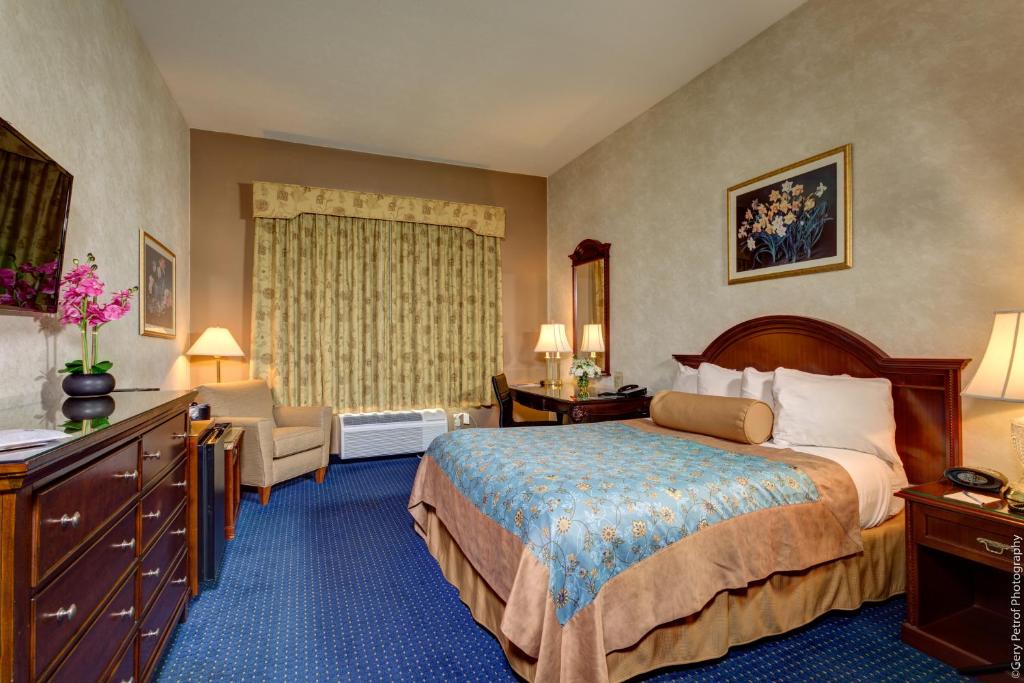 Best Western Plus Lawnfield Inn and Suites - image 7