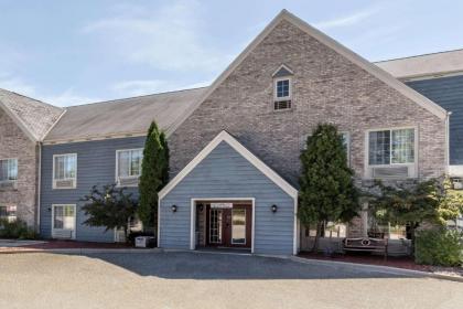 Baymont by Wyndham mequon milwaukee Area mequon Wisconsin