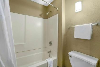Motel 6-Merced CA - North - image 15