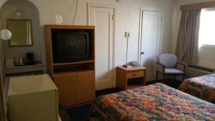 San Joaquin Motel - image 10