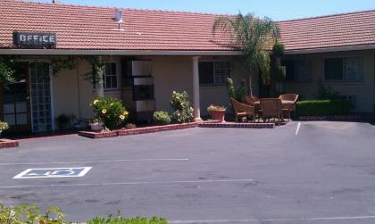 San Joaquin Motel - image 2