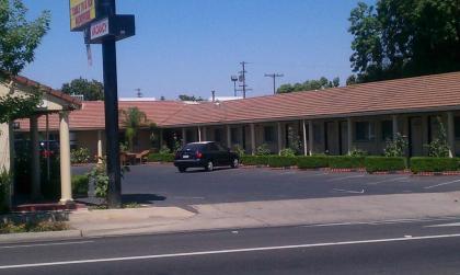 San Joaquin Motel - image 9
