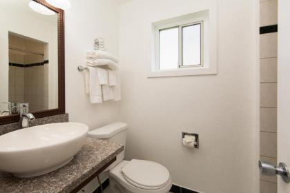 Travelodge by Wyndham Merced Yosemite - image 12