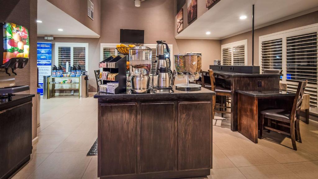Best Western Inn - image 5