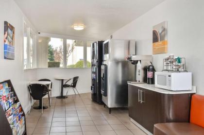 Motel 6-Merced CA - image 10