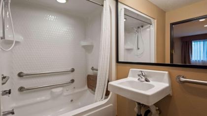 Best Western Grove City Inn - image 10