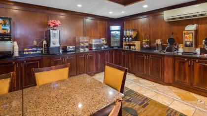 Best Western Grove City Inn - image 11