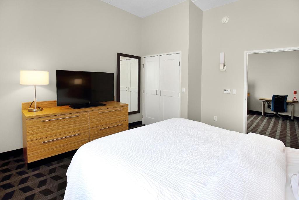 TownePlace Suites by Marriott Grove City Mercer/Outlets - image 2