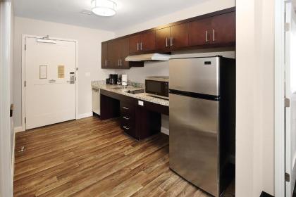 TownePlace Suites by Marriott Grove City Mercer/Outlets - image 6