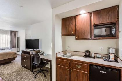Quality Inn & Suites - image 13