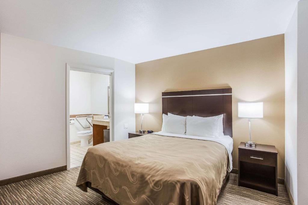 Quality Inn & Suites - image 5
