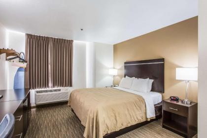 Quality Inn & Suites - image 9