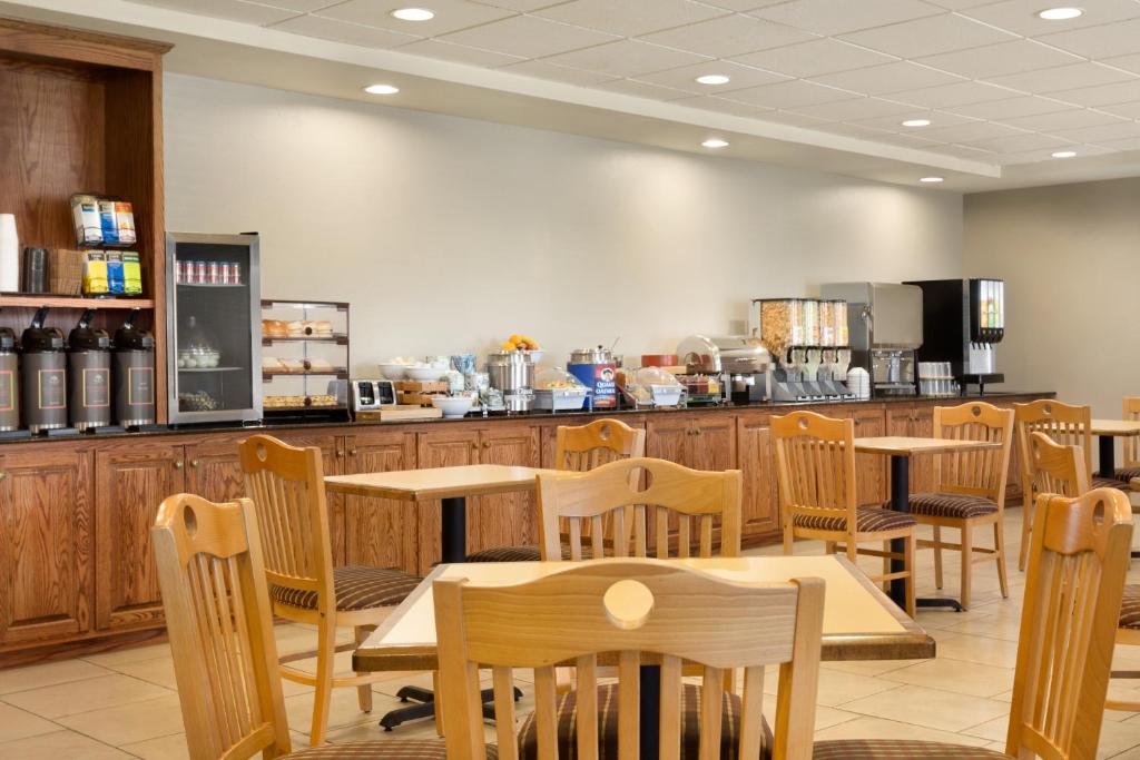 Country Inn & Suites by Radisson Boise West ID - image 3