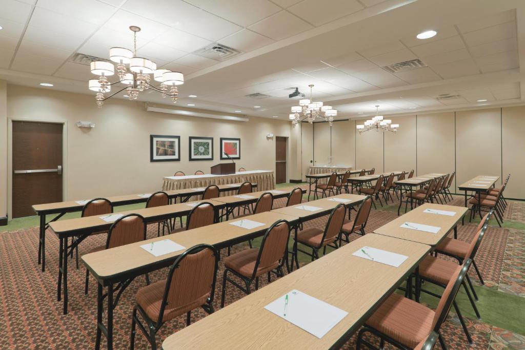 Holiday Inn Meridian East I 59 / I 20 - image 5