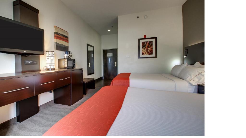 Holiday Inn Express Hotel & Suites Meridian an IHG Hotel - image 2