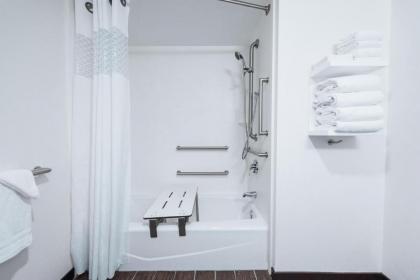 Hampton Inn Meridian - image 13